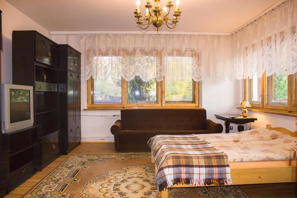Hacjenda - Apartamenty I Pokoje Goscinne Czarna Gora Exterior photo