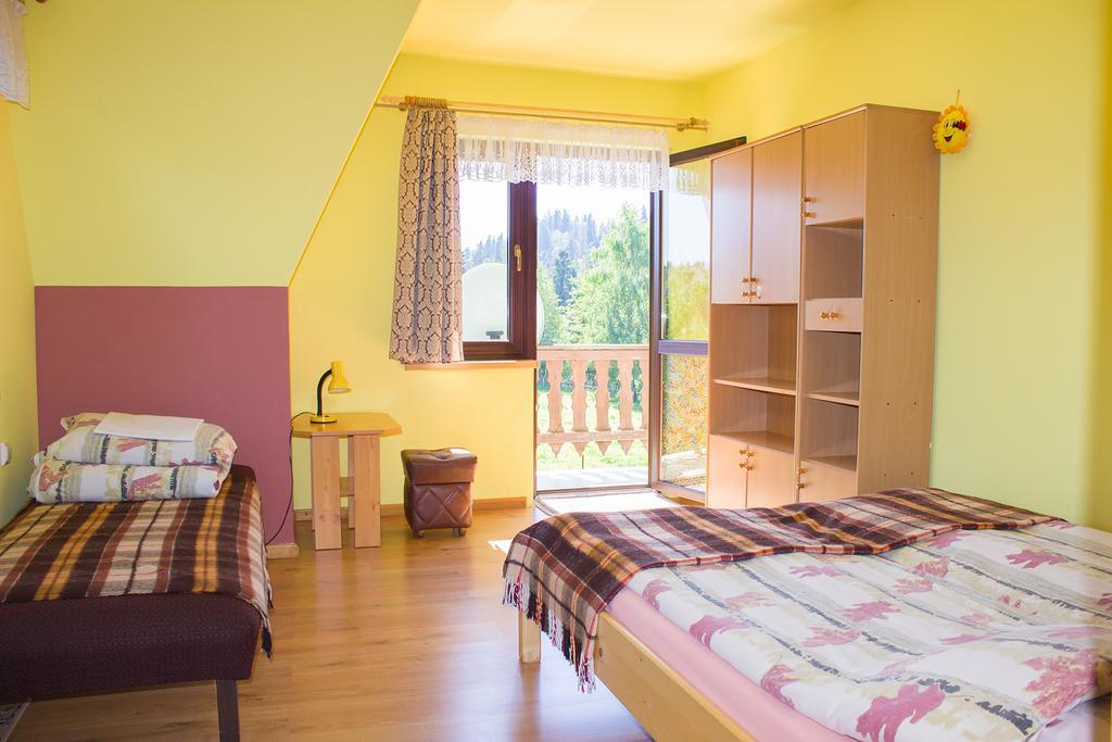 Hacjenda - Apartamenty I Pokoje Goscinne Czarna Gora Exterior photo