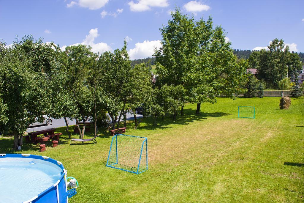 Hacjenda - Apartamenty I Pokoje Goscinne Czarna Gora Exterior photo