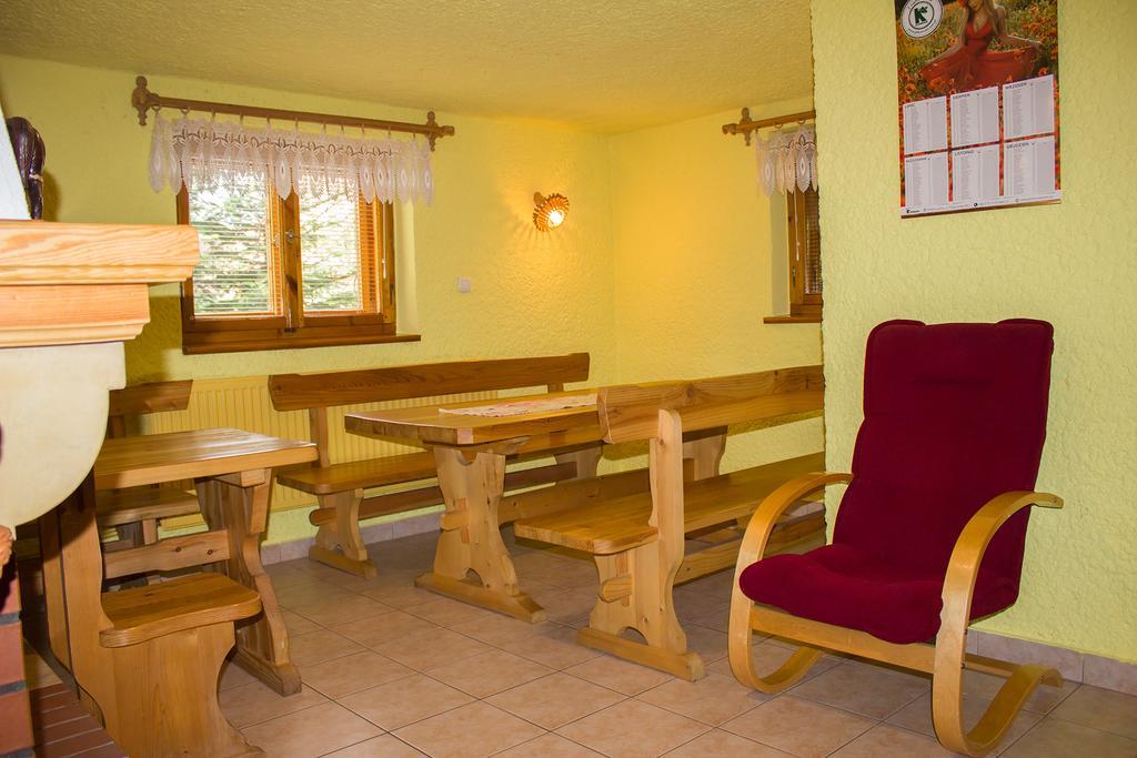 Hacjenda - Apartamenty I Pokoje Goscinne Czarna Gora Exterior photo