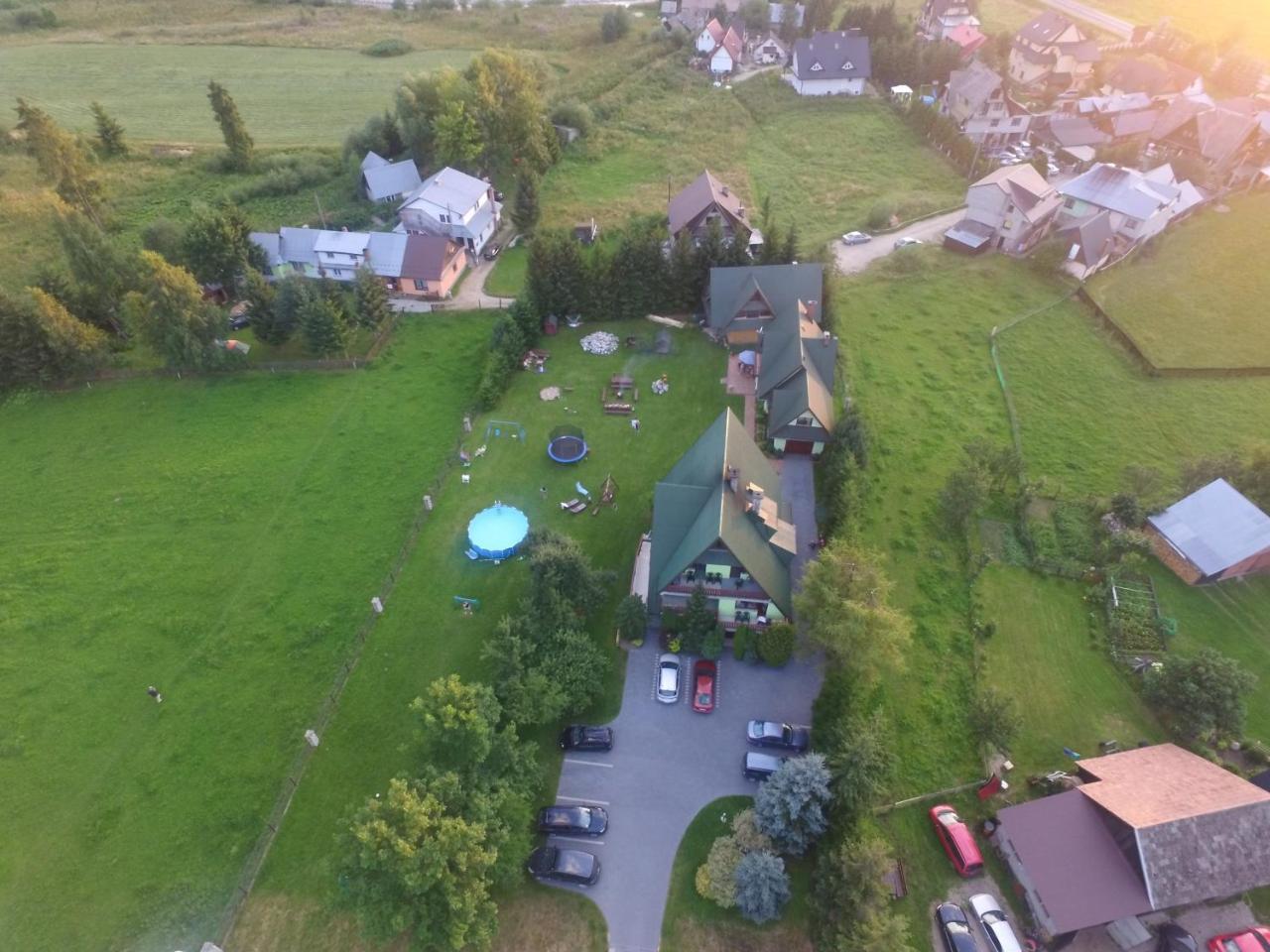 Hacjenda - Apartamenty I Pokoje Goscinne Czarna Gora Exterior photo